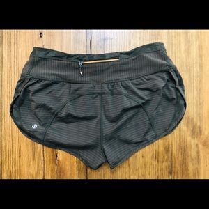 Lululemon shorts size 6
